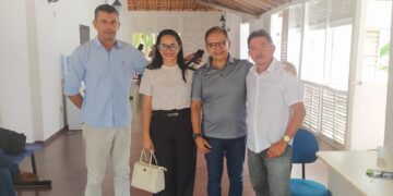 Vice-prefeita Andreia Ferreira (PP) Recebe Deputado Estadual Dr. Hélio Oliveira na Cidade de José de Freitas-PI