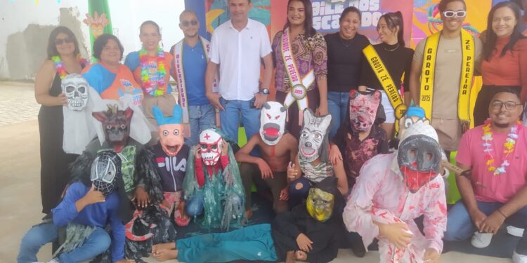 Fundação Municipal de Cultura Encerra Oficina de Máscara em Barro de Louça