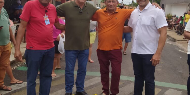 Prefeito Pedro Gomes Inaugura Pavimentação Asfáltica Organizada por Morador