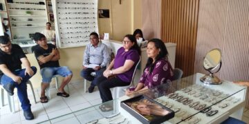 Ótica Exclusiva Oferece Palestra para Clientes