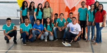 Alunos da Rede Municipal de Ensino Visitam o I SALLA