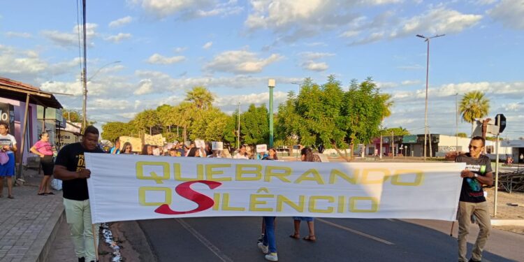 Projeto “Quebrando o Silêncio” Realiza Passeata com Palestra e Ações sobre a Violência Digital