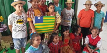 Escola Municipal Estevam Joaquim de Sousa Realiza Sequência Didática Piauí Cores,Sons e Sabores