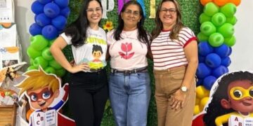 A Jovem Estudante Manuela Ximenes ao lado de sua Mãe Márcia Ximenes Participaram do IV Percurso Formativo do PPAIC na Cidade de Lagoa Alegre