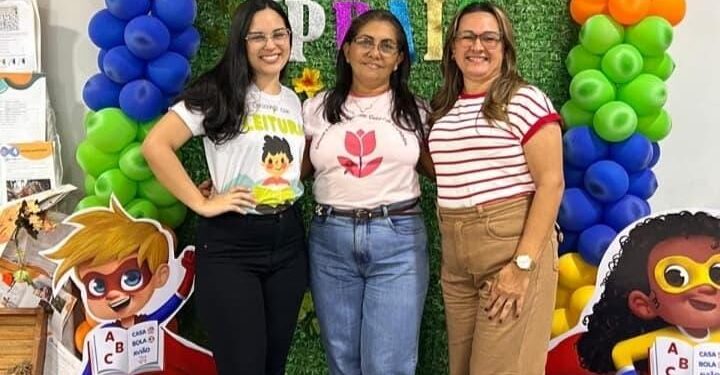 A Jovem Estudante Manuela Ximenes ao lado de sua Mãe Márcia Ximenes Participaram do IV Percurso Formativo do PPAIC na Cidade de Lagoa Alegre