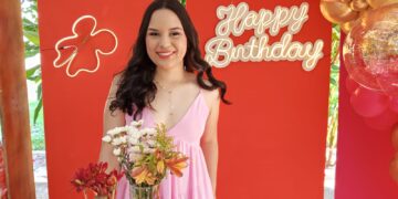 Manuela Ximenes Celebra a Vida em Multicores e Alegria