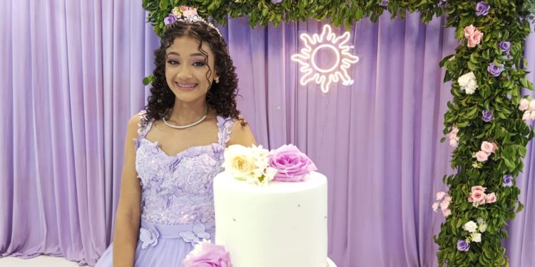 Viviane Fátima Celebra seus 15 Anos (Baile de Debutante)