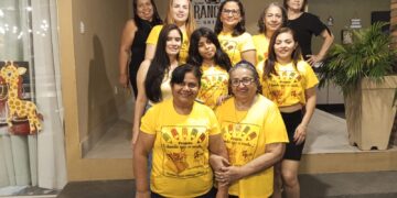 Mulheres do Projeto É Dando Que Se Recebe Compartilham um Momento Mulher