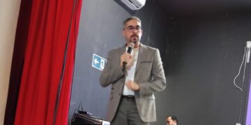 Alan Holanda Ministra Palestra com o tema “Homens como Aliados: Enfrentando a Violência de Gênero”