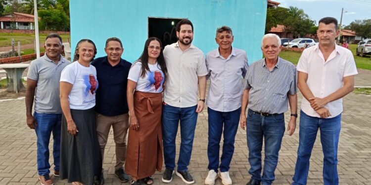 Vice-governador Themistocles Filho Inaugura Praça na Comunidade Tamboril