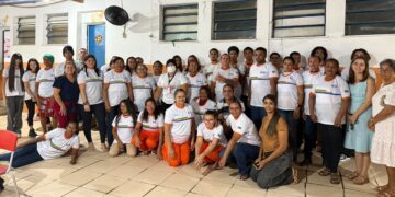 Alunos da EJA de José de Freitas recebem fardamentos novos no retorno das aulas