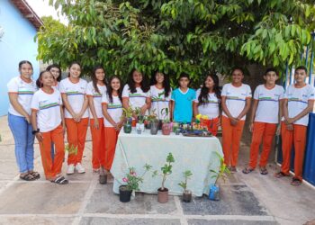 Escola Municipal Estevam Joaquim de Sousa Celebra o Dia da Árvore