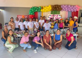 Conexão Criativa realiza ação social em homenagem às crianças na Escola Pequeno Gabi